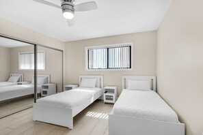 2 bedrooms, iron/ironing board, WiFi, bed sheets