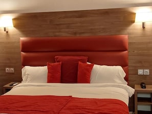 4 phòng ngủ, bàn, truy cập Internet không dây miễn phí 
