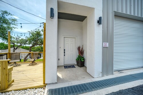 Rachel's Rooftop is a gorgeous newly built condo with views of the canyon!