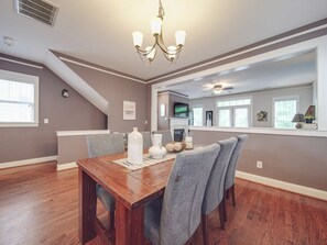Dining - 3 Story (3 BR) Gem—Walk to BofA Stadium & South End! (Charlotte)