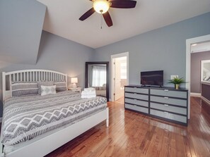 3 多间卧室、办公桌、熨斗/熨衣板、旅行婴儿床