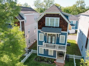 Exterior - 3 Story (3 BR) Gem—Walk to BofA Stadium & South End! (Charlotte)