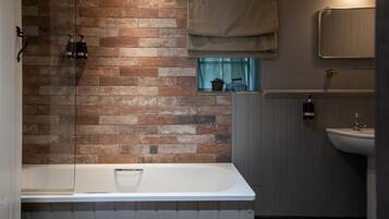 Habitación doble | Escritorio, wifi gratis y ropa de cama