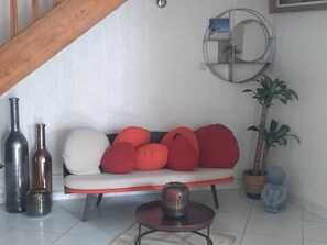 Familienvilla, 6 Schlafzimmer, Küche, Gartenblick | Wohnbereich