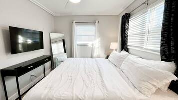 3 chambres, bureau, fer et planche à repasser, lit parapluie