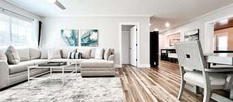 3915 W Wisconsin Ave · Modern Pool Home W/ Hot Tub AND Pool Table!