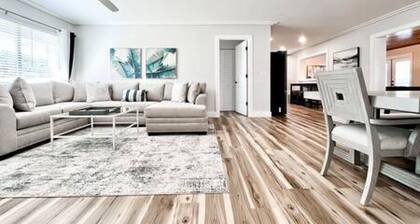 3915 W Wisconsin Ave · Modern Pool Home W/ Hot Tub AND Pool Table!