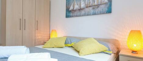 2 chambres, fer et planche Ă repasser, Wi-Fi gratuit, draps fournis