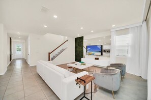 Televisión, videojuegos y futbolito 