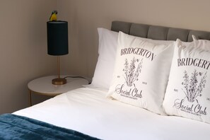 Iron/ironing board, free WiFi - Dream Stays Bath - John Street  (Bath)