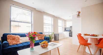 Dream Stays Bath - John Street