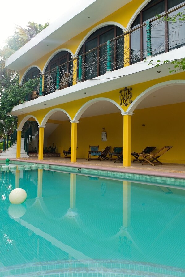 Smart TV 32-inch có truyền hình kỹ thuật số, TV, Netflix