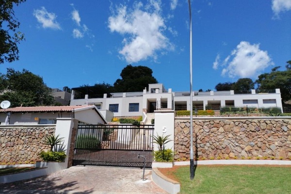 Welcome to our home. View from the street.