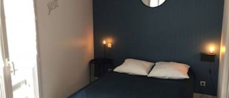 2 soverom, strykejern/-brett, reiseseng for barn og wi-fi