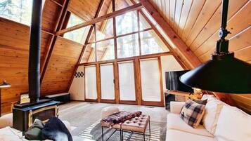 Smart TV, reproductor de DVD, libros y oficina