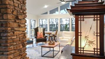 Fernseher, Kamin, Arbeitsbereiche