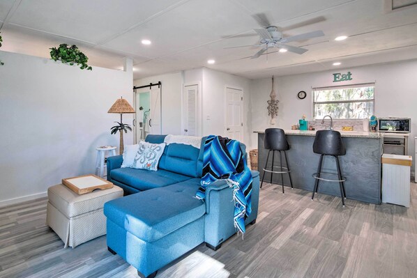 TV - Waterfront Studio w/ Dock Access in Inglis! (Inglis)