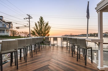 The Cove at Rockport Hotel