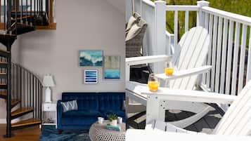 Two-Bedroom Loft Apartment | Terrace/patio