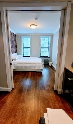 3 slaapkamers, een strijkplank/strijkijzer, wifi, beddengoed