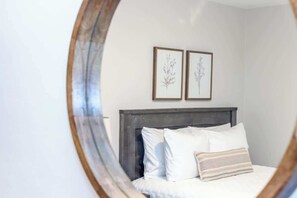 4 Schlafzimmer, Schreibtisch, Bügeleisen/Bügelbrett, kostenloses WLAN