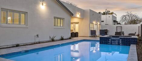 Udendørs pool, opvarmet pool