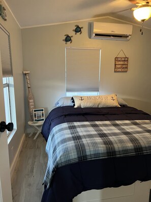 1 habitación, tabla de planchar con plancha, wifi gratis y ropa de cama 