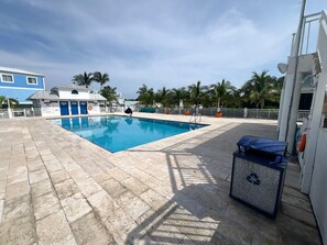 Piscine extérieure, piscine chauffée