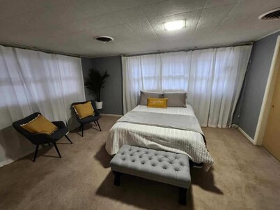 Back Yard Oasis. Centrally locate, private and safe.