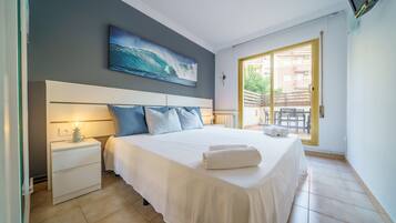 3 chambres, coffres-forts dans les chambres, bureau