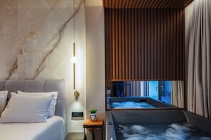 1 bedroom, desk, iron/ironing board, travel cot - Sea View Suite with Indoor Jacuzzi (RETHYMNO)