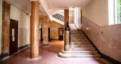 Lovely, compact quiet flat in the center (Nari's)