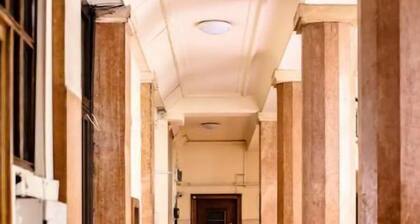 Lovely, compact quiet flat in the center (Nari's)