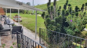 Terrace/patio - Beautiful country house. 5 minutes from Jose Maria cordoba airport (Antioquia)