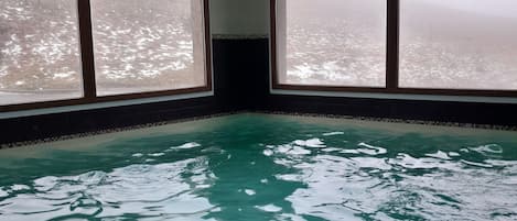 Piscine intérieure, piscine chauffée