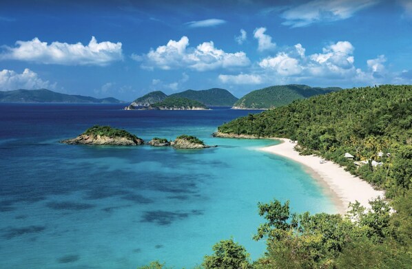 Solsenger og strandhåndklær