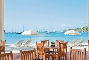 Outdoor dining - Beautiful St John Family Villa (Cruz Bay)