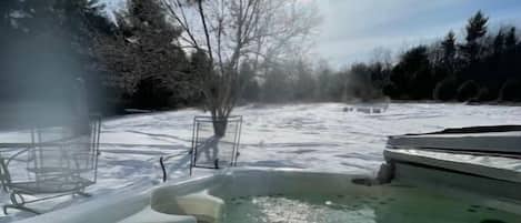 Bain à remous extérieur