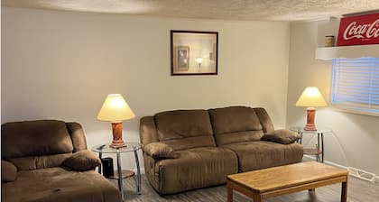 Wonderful 3 Bedroom home close to the Shawnee National Forest