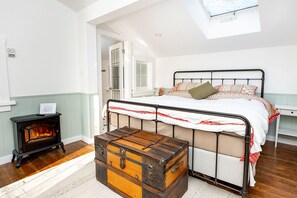 4 soverom, strykejern/-brett, reiseseng for barn og wi-fi (inkludert)