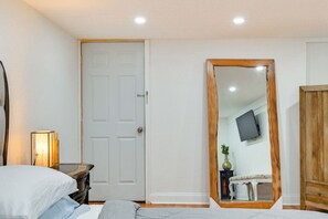 1 chambre, bureau, fer et planche à repasser, Wi-Fi