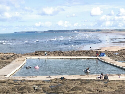 Only 4 miles from Westward Ho.