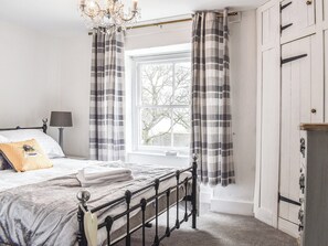 4 bedrooms, free WiFi, bed sheets