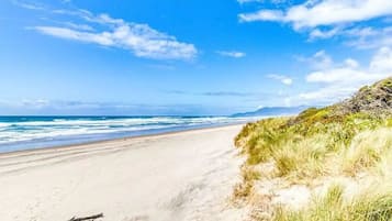 Ubicación a pie de playa, tumbonas y toallas de playa