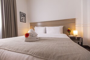 In-room safe, desk, blackout curtains, free WiFi - El Misti Hotel Buenos Aires Centro (Buenos Aires)