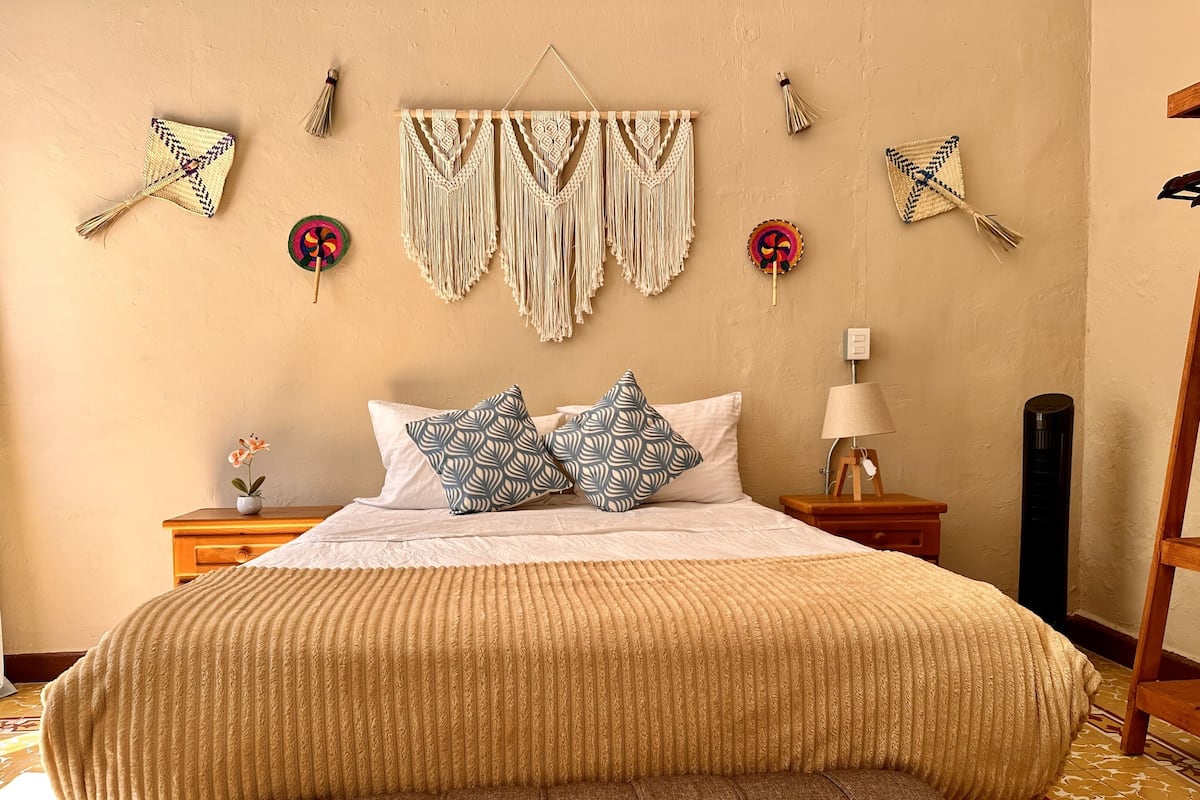 R14 Sophisticated Queen room a private | 1 slaapkamer, individueel gedecoreerd, individueel gemeubileerd
