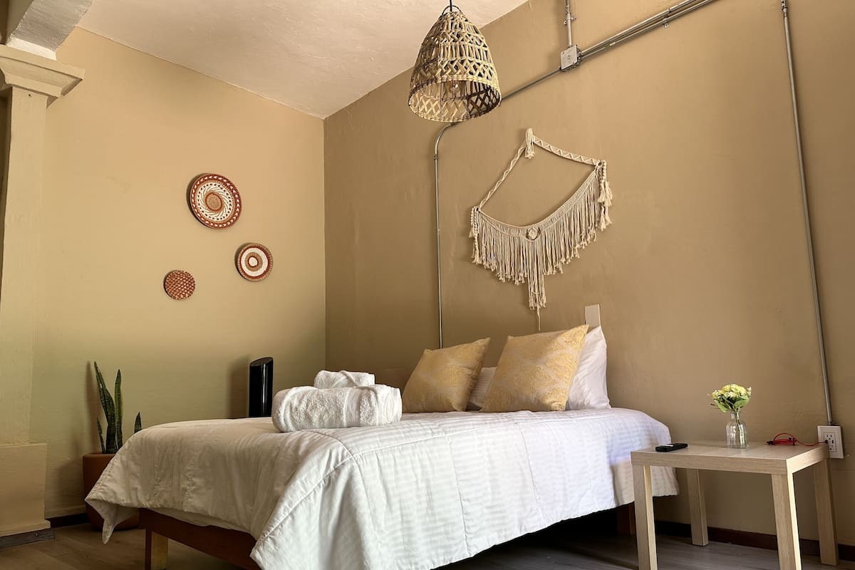 R10 Comfortable Queen Business El Llano | 1 slaapkamer, individueel gedecoreerd, individueel gemeubileerd