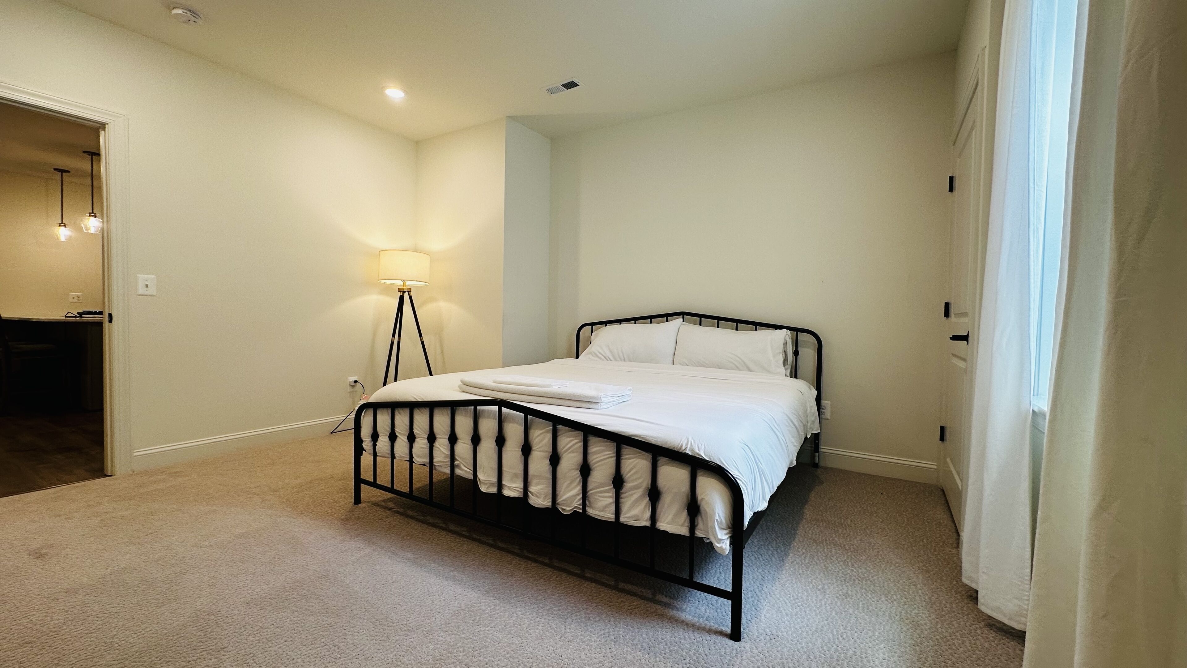 2 chambres, coffres-forts dans les chambres, Wi-Fi, draps fournis