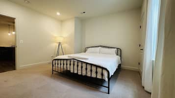 2 chambres, coffres-forts dans les chambres, Wi-Fi, draps fournis