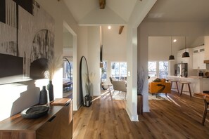 Interior - One of a Kind Mountain Retreat! (Dahlonega)